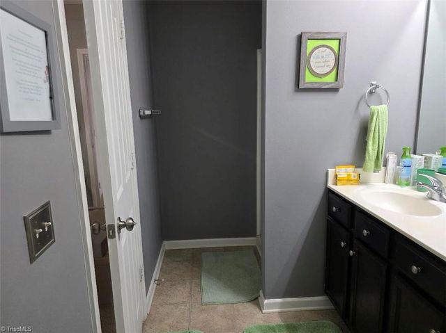 4939 Mount Hope Drive, Winston-salem, NC 27107