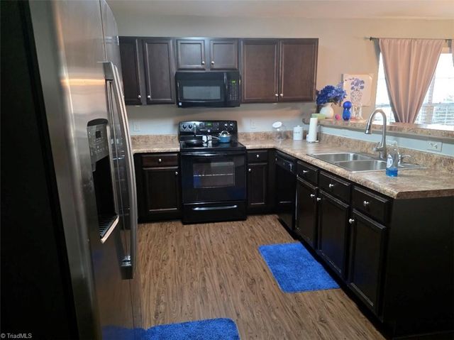 4939 Mount Hope Drive, Winston-salem, NC 27107