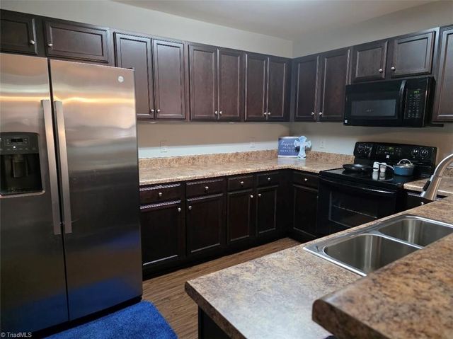 4939 Mount Hope Drive, Winston-salem, NC 27107