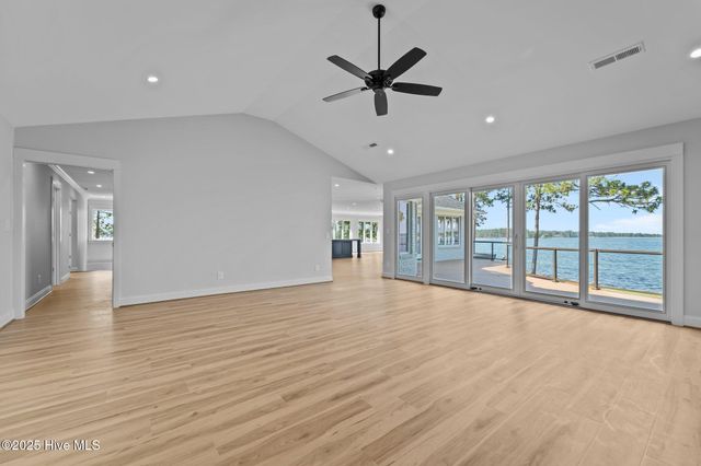 106 Mace Point, West End, NC 27376