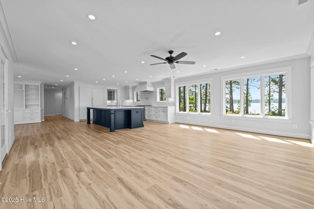 106 Mace Point, West End, NC 27376