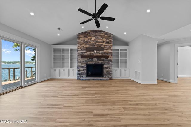 106 Mace Point, West End, NC 27376