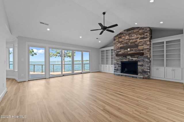 106 Mace Point, West End, NC 27376