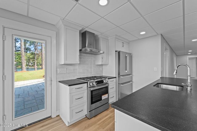 106 Mace Point, West End, NC 27376