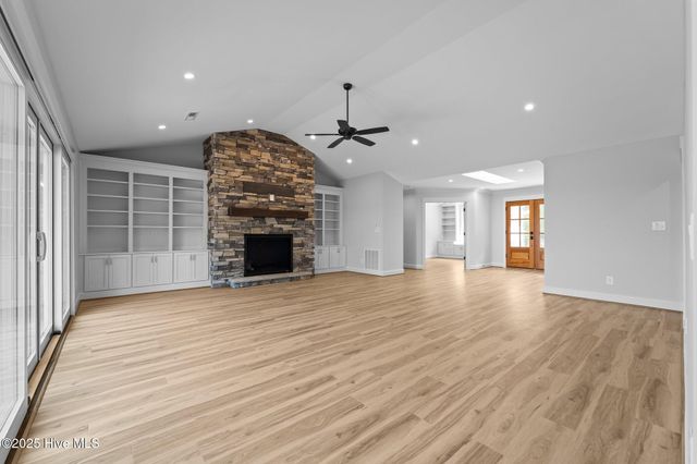 106 Mace Point, West End, NC 27376
