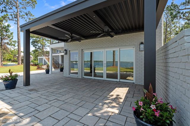 106 Mace Point, West End, NC 27376
