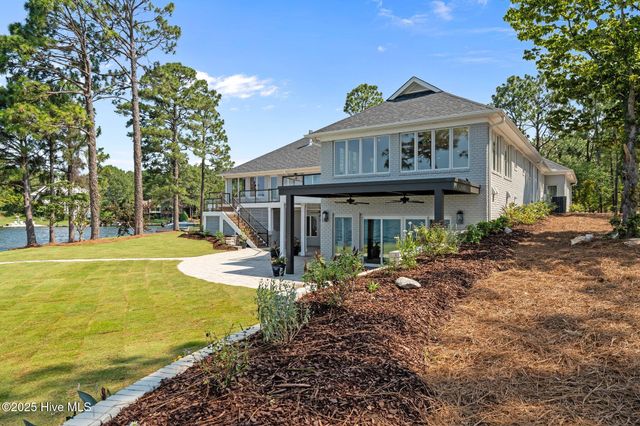 106 Mace Point, West End, NC 27376