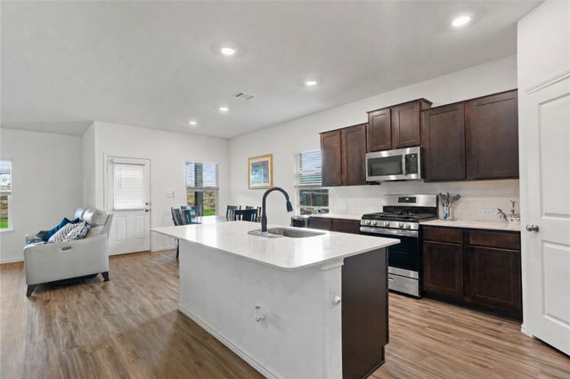 832 Mallow RD, Leander, TX 78641