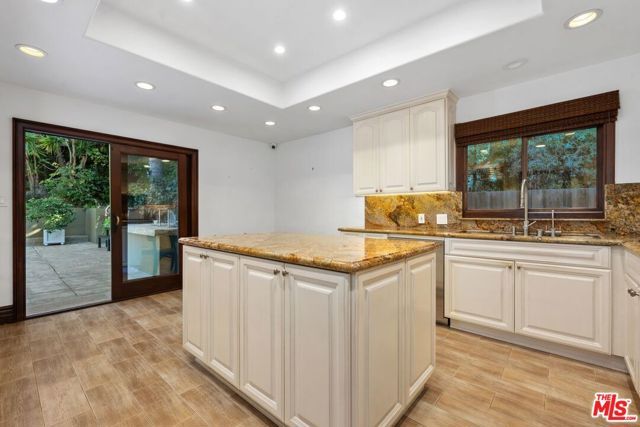 2108 San Ysidro Drive, Beverly Hills, CA 90210