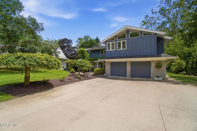 3751 Sulphur Spring Road, Ottawa Hills, OH 43606