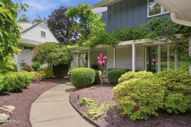3751 Sulphur Spring Road, Ottawa Hills, OH 43606
