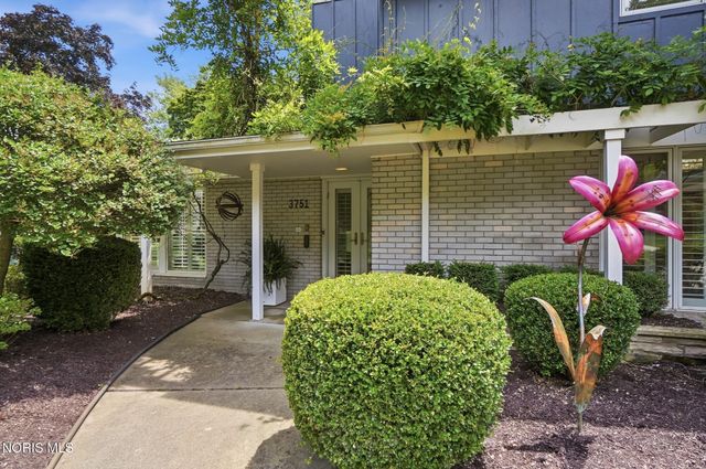 3751 Sulphur Spring Road, Ottawa Hills, OH 43606