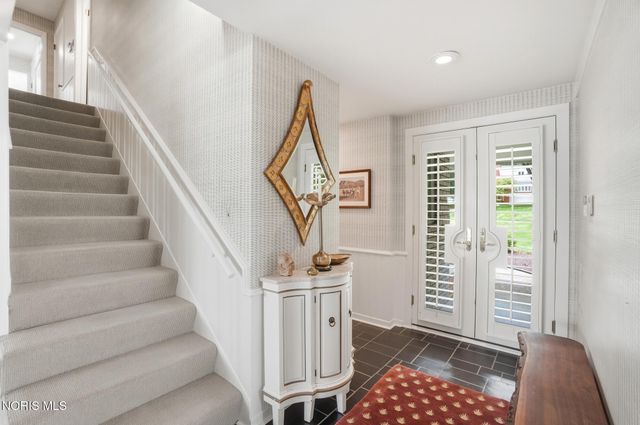 3751 Sulphur Spring Road, Ottawa Hills, OH 43606