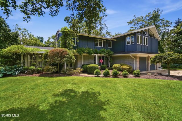3751 Sulphur Spring Road, Ottawa Hills, OH 43606