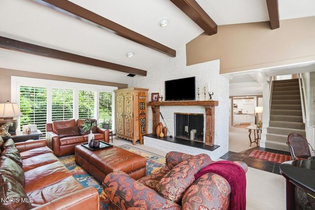 3751 Sulphur Spring Road, Ottawa Hills, OH 43606