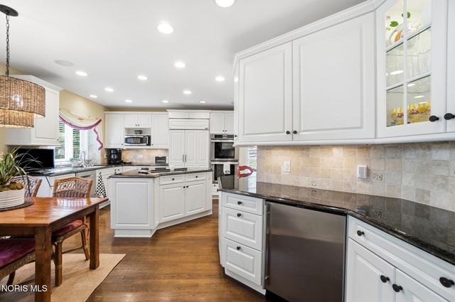 3751 Sulphur Spring Road, Ottawa Hills, OH 43606