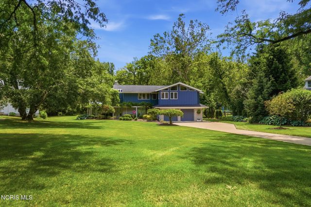 3751 Sulphur Spring Road, Ottawa Hills, OH 43606