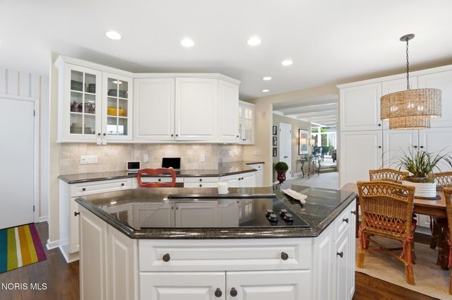 3751 Sulphur Spring Road, Ottawa Hills, OH 43606
