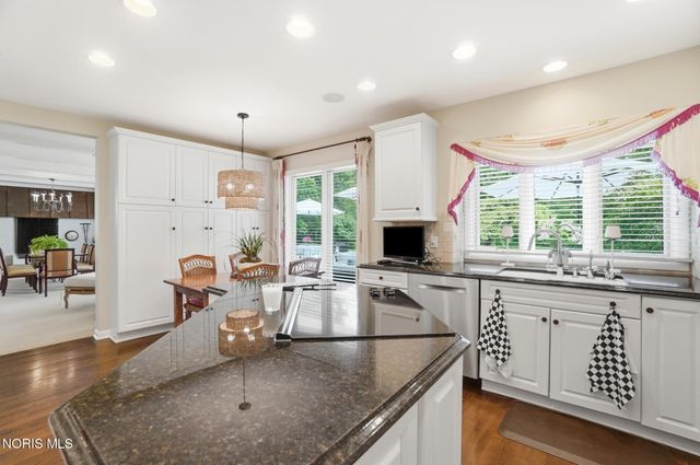 3751 Sulphur Spring Road, Ottawa Hills, OH 43606