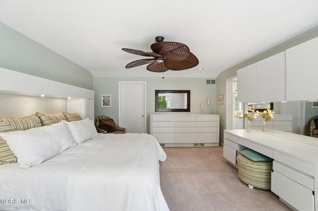3751 Sulphur Spring Road, Ottawa Hills, OH 43606