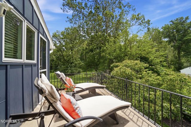 3751 Sulphur Spring Road, Ottawa Hills, OH 43606