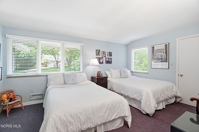 3751 Sulphur Spring Road, Ottawa Hills, OH 43606