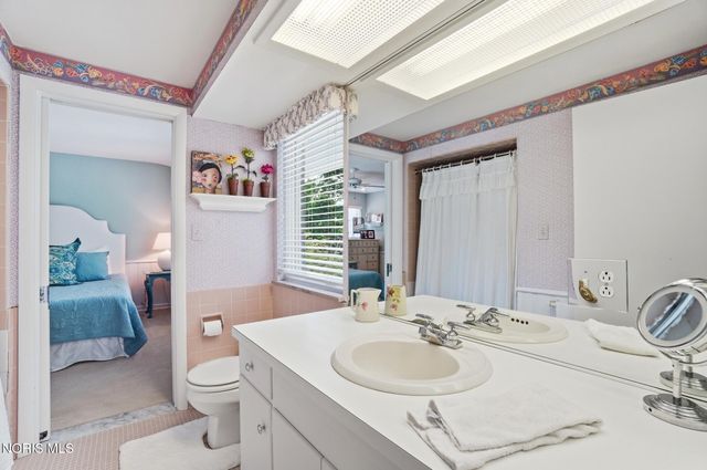 3751 Sulphur Spring Road, Ottawa Hills, OH 43606