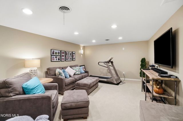 3751 Sulphur Spring Road, Ottawa Hills, OH 43606