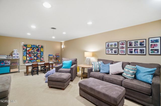 3751 Sulphur Spring Road, Ottawa Hills, OH 43606