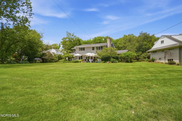 3751 Sulphur Spring Road, Ottawa Hills, OH 43606