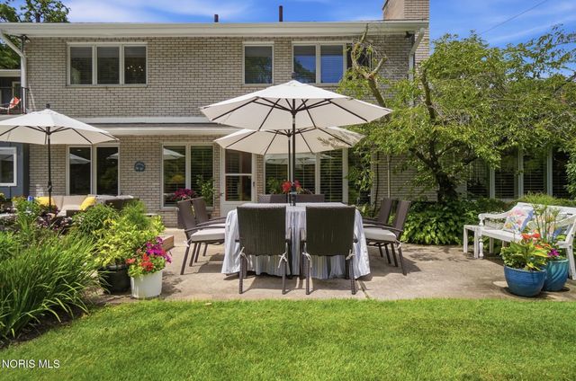 3751 Sulphur Spring Road, Ottawa Hills, OH 43606