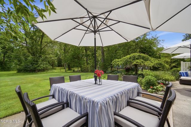 3751 Sulphur Spring Road, Ottawa Hills, OH 43606