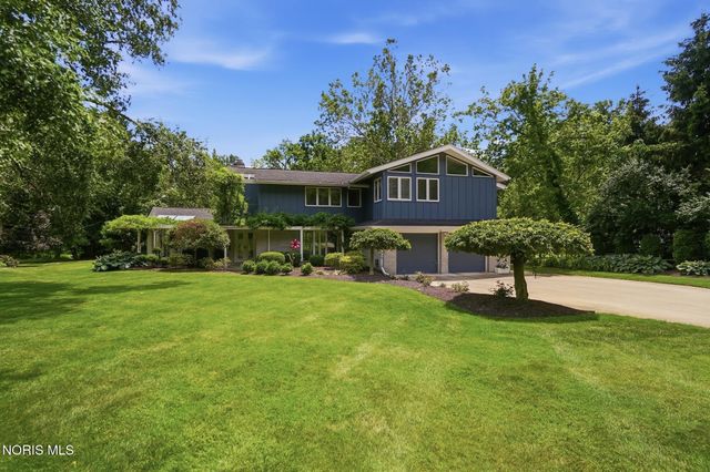3751 Sulphur Spring Road, Ottawa Hills, OH 43606