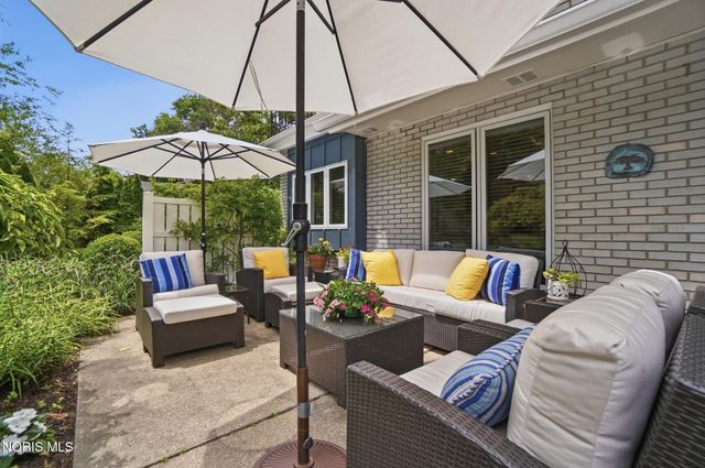 3751 Sulphur Spring Road, Ottawa Hills, OH 43606