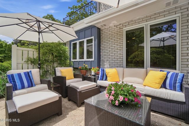 3751 Sulphur Spring Road, Ottawa Hills, OH 43606