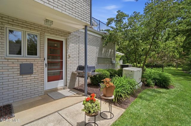 3751 Sulphur Spring Road, Ottawa Hills, OH 43606