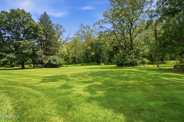 3751 Sulphur Spring Road, Ottawa Hills, OH 43606