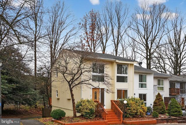 3052 SUGAR LN, Vienna, VA 22181