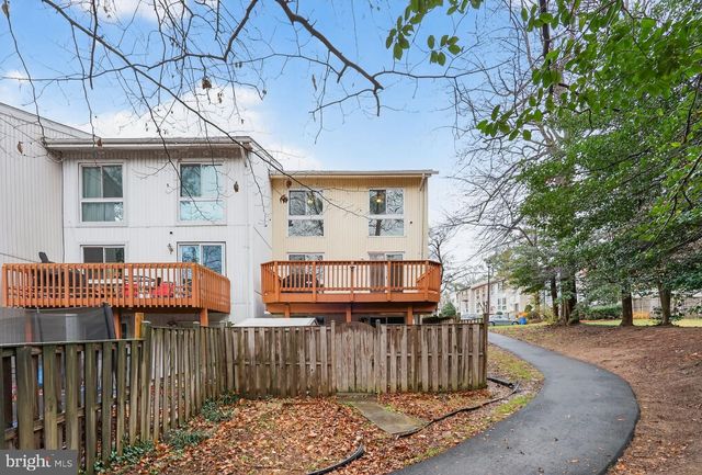 3052 SUGAR LN, Vienna, VA 22181