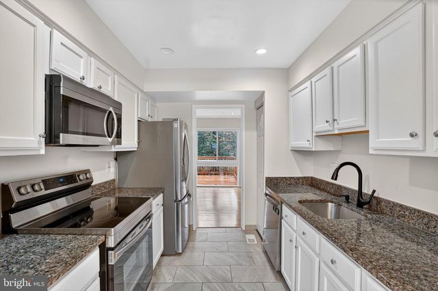 3052 SUGAR LN, Vienna, VA 22181