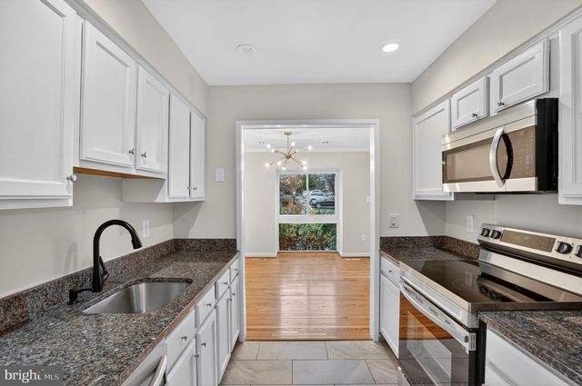 3052 SUGAR LN, Vienna, VA 22181