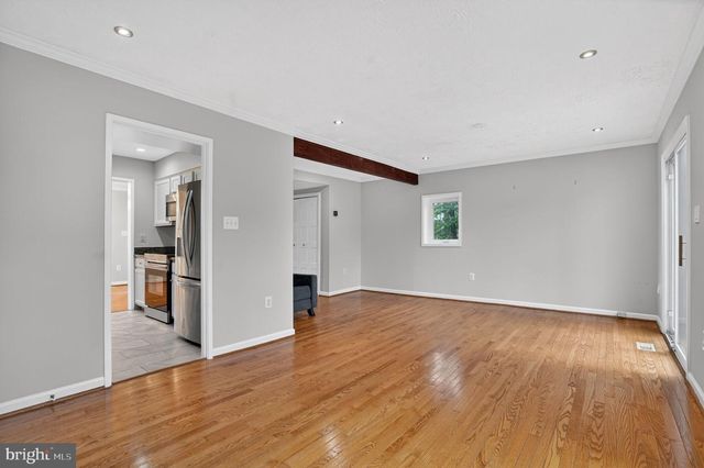 3052 SUGAR LN, Vienna, VA 22181