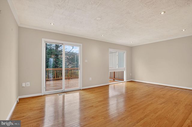 3052 SUGAR LN, Vienna, VA 22181