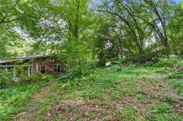 1232 Bernadette Lane NE, Atlanta, GA 30329