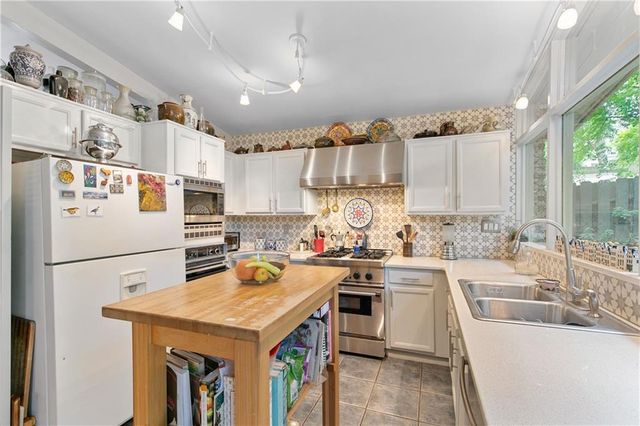 1232 Bernadette Lane NE, Atlanta, GA 30329