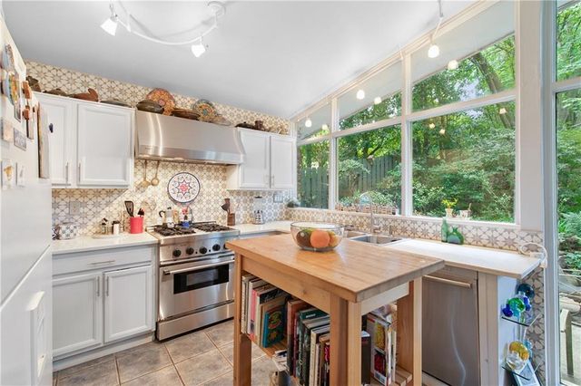 1232 Bernadette Lane NE, Atlanta, GA 30329