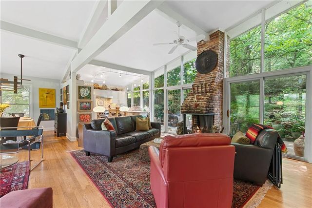 1232 Bernadette Lane NE, Atlanta, GA 30329