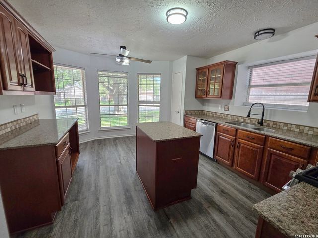 8423 Branch Hollow, Universal City, TX 78148