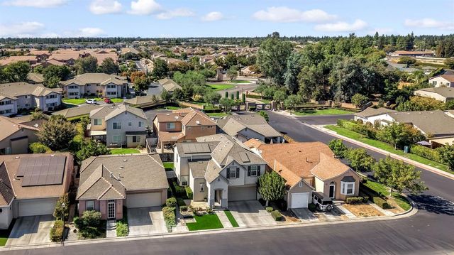 5557 N Citrus Lane, Fresno, CA 93711