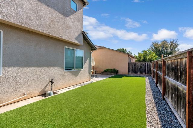 5557 N Citrus Lane, Fresno, CA 93711